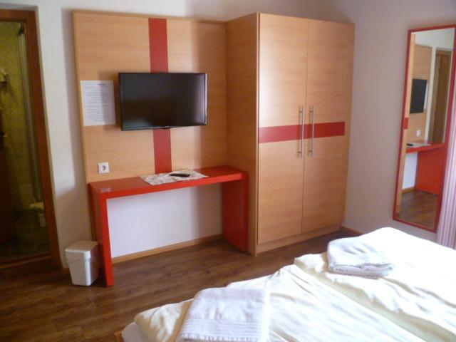 Edelweiss Alpine Guest house *